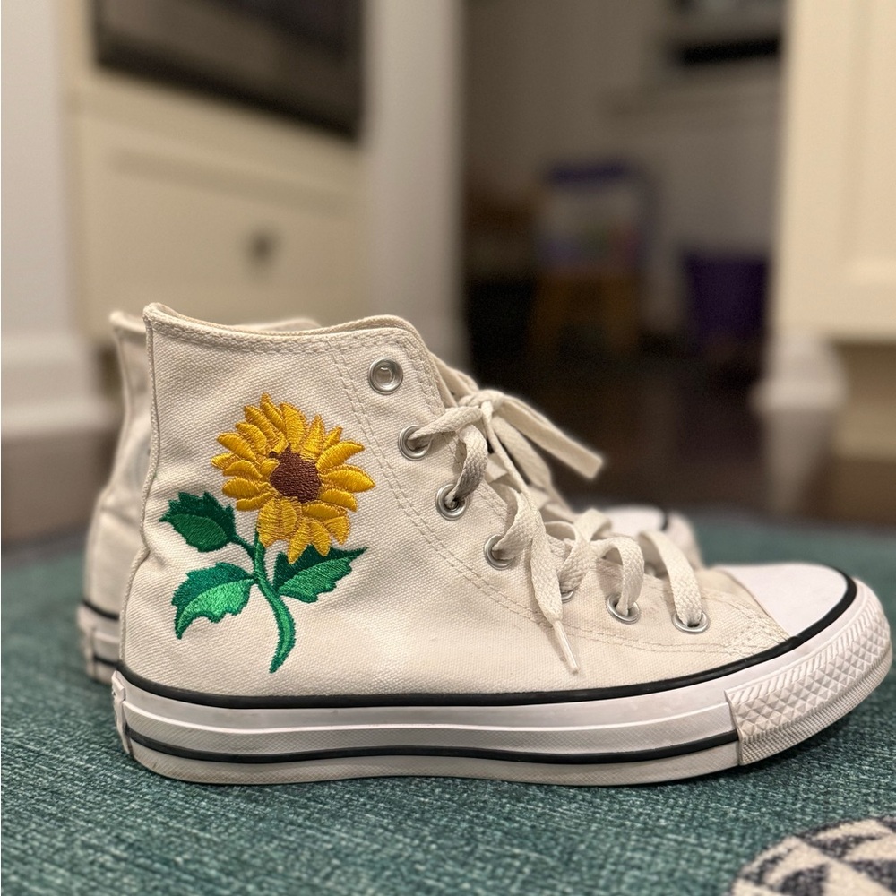 Converse All Star High-Top Sneakers with Sunflower Embroidery